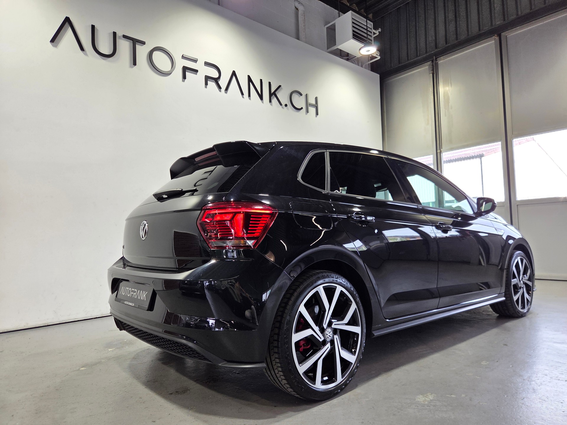 VW Polo 2.0 TSI GTI DSG-showroom-element-2