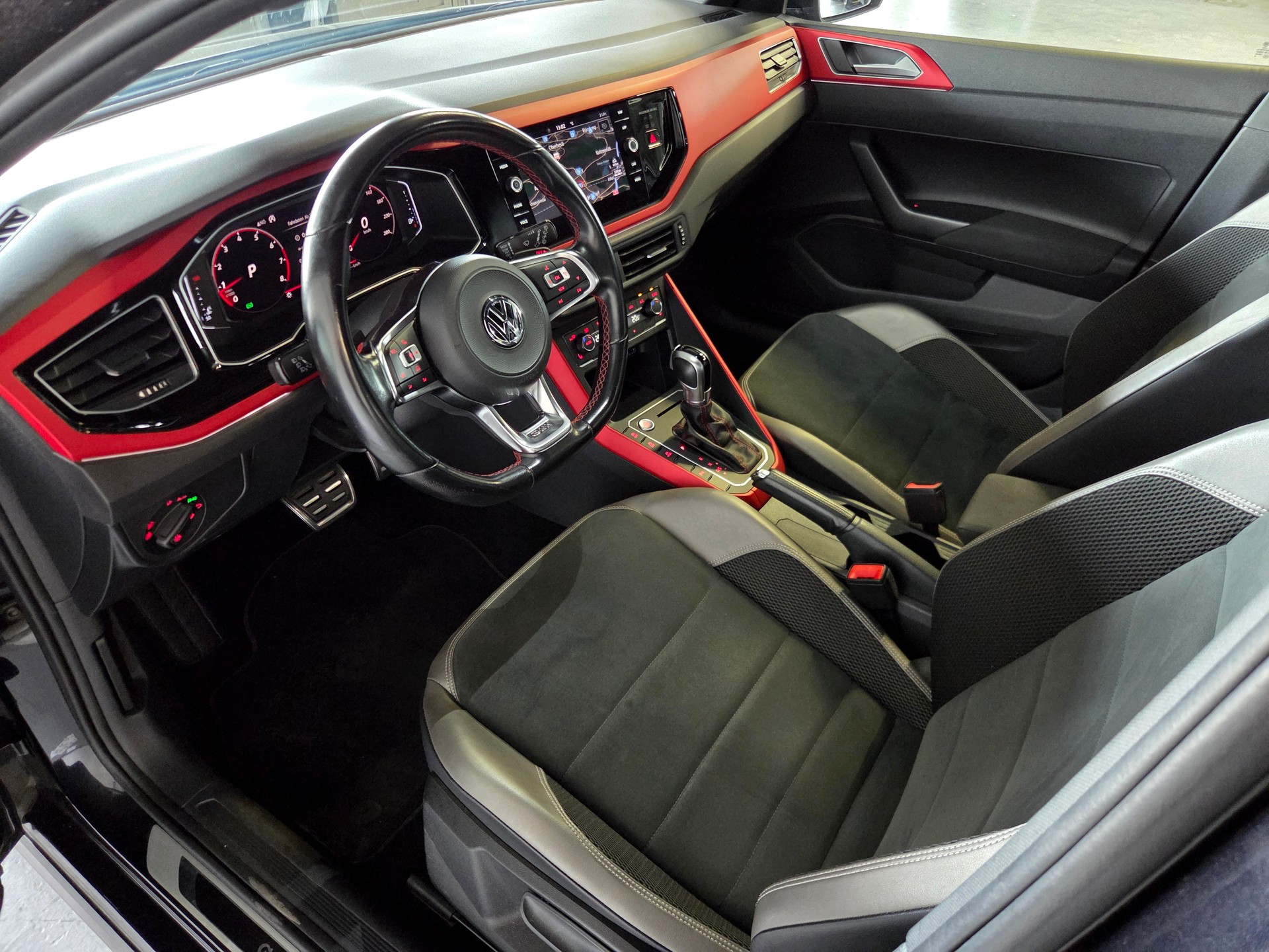 VW Polo 2.0 TSI GTI DSG-showroom-element-3
