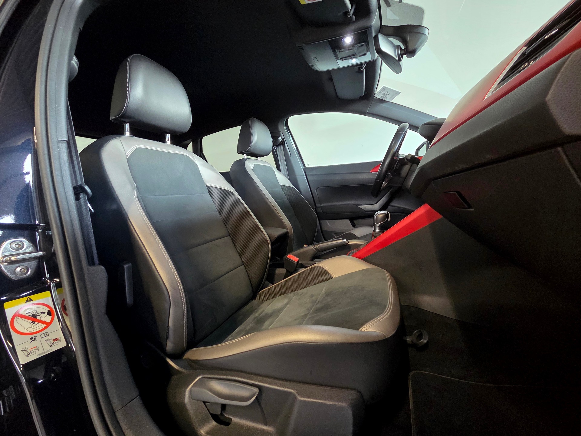VW Polo 2.0 TSI GTI DSG-image-10