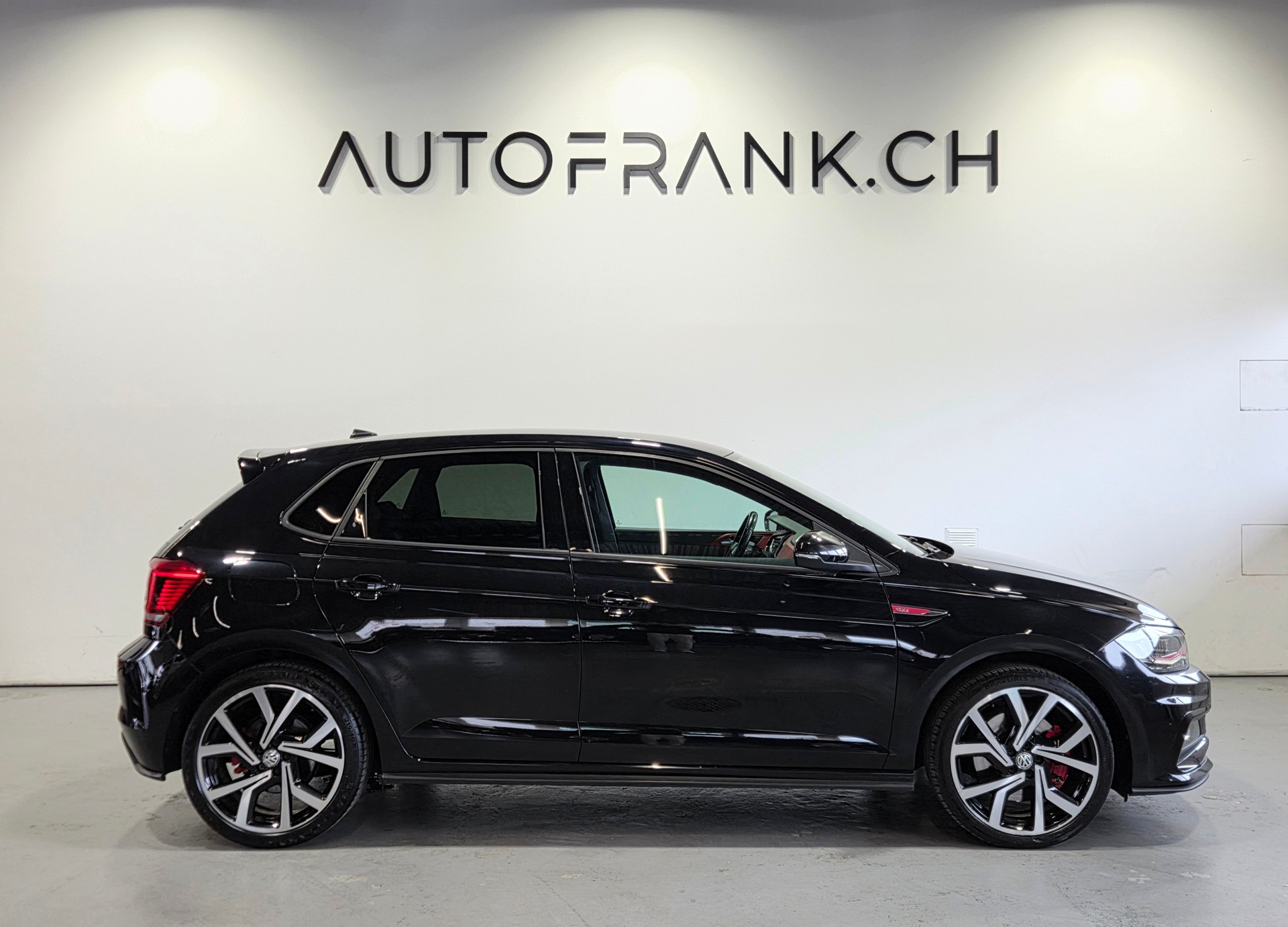 VW Polo 2.0 TSI GTI DSG-showroom-element-1