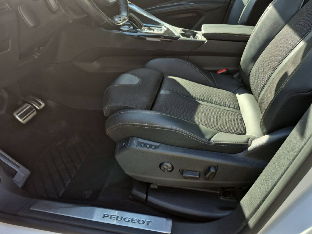PEUGEOT 5008 Essence 130ch Automatique GT-image-14