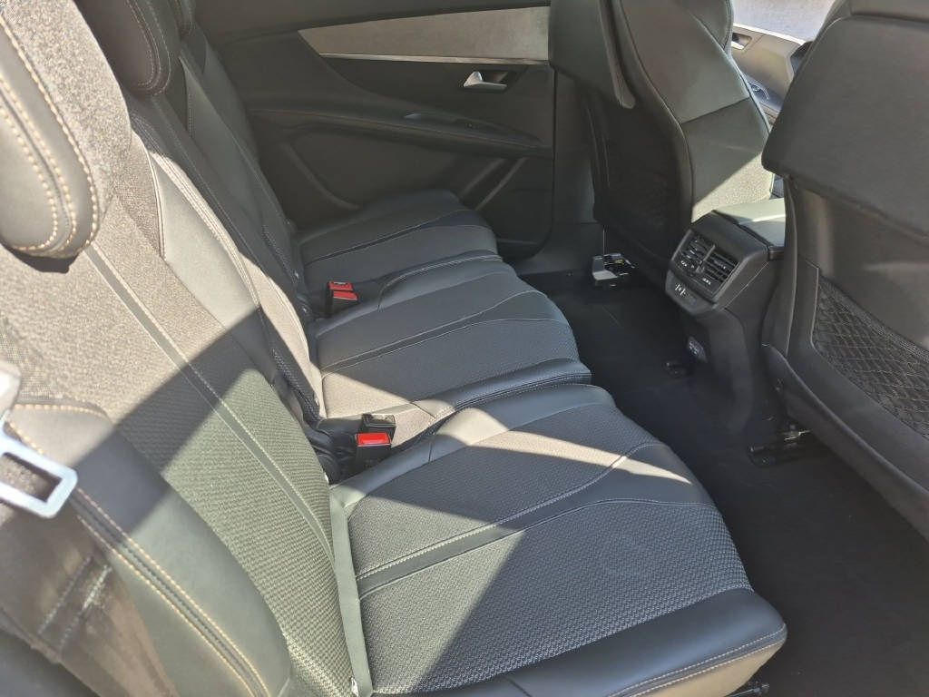PEUGEOT 5008 Essence 130ch Automatique GT-image-11