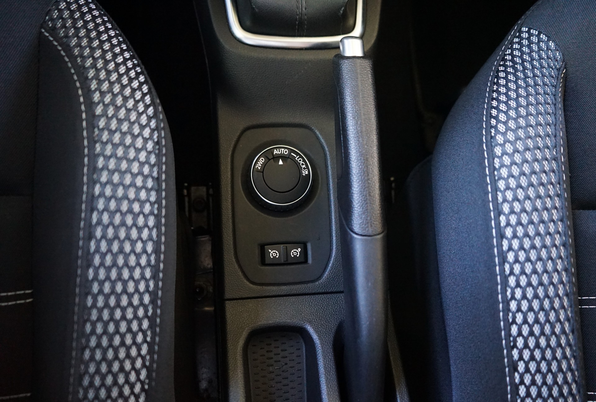 DACIA Duster SCe 115 Prestige 4x4-image-11