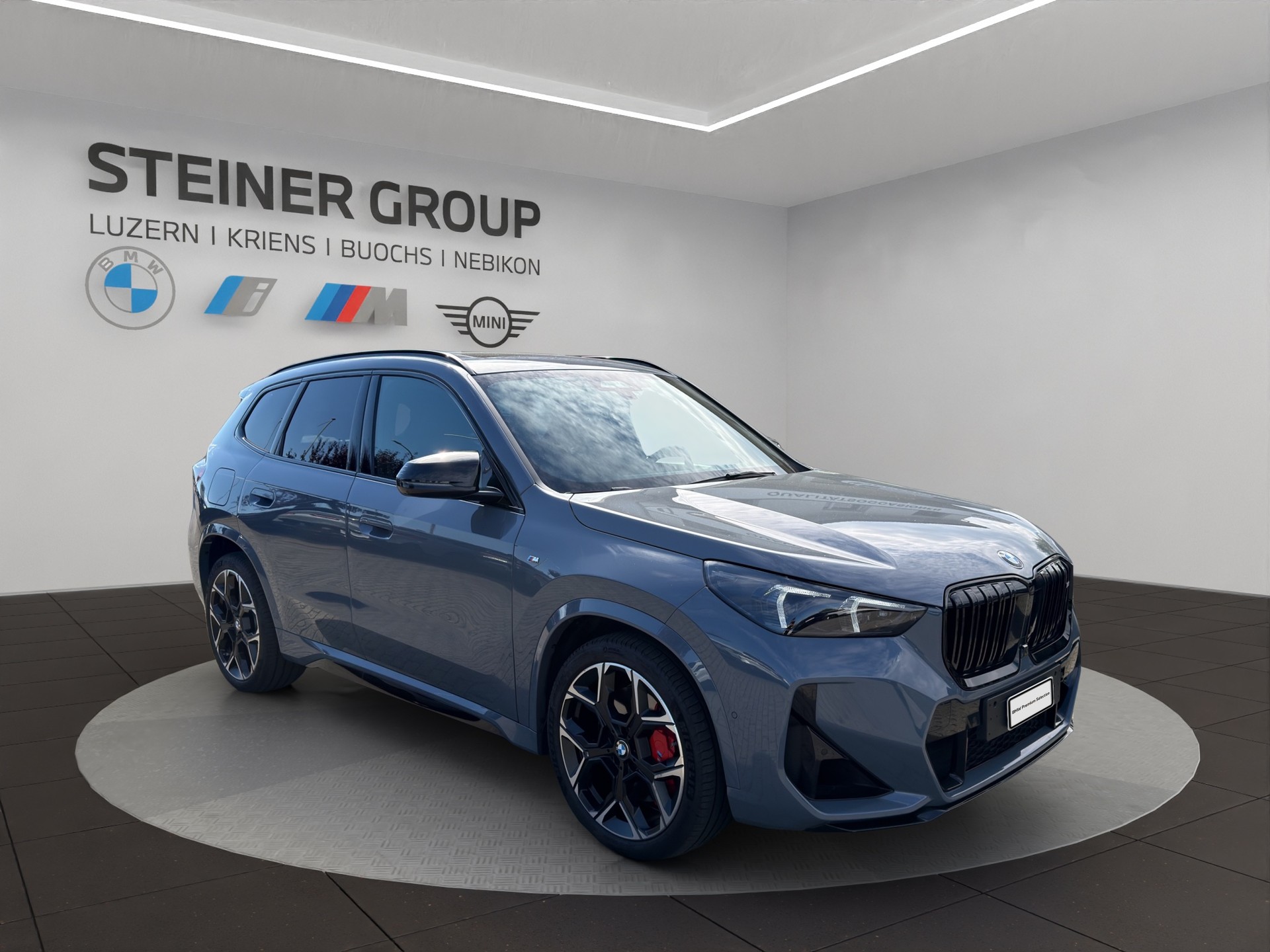BMW X1 xDrive M35i-showroom-element-2