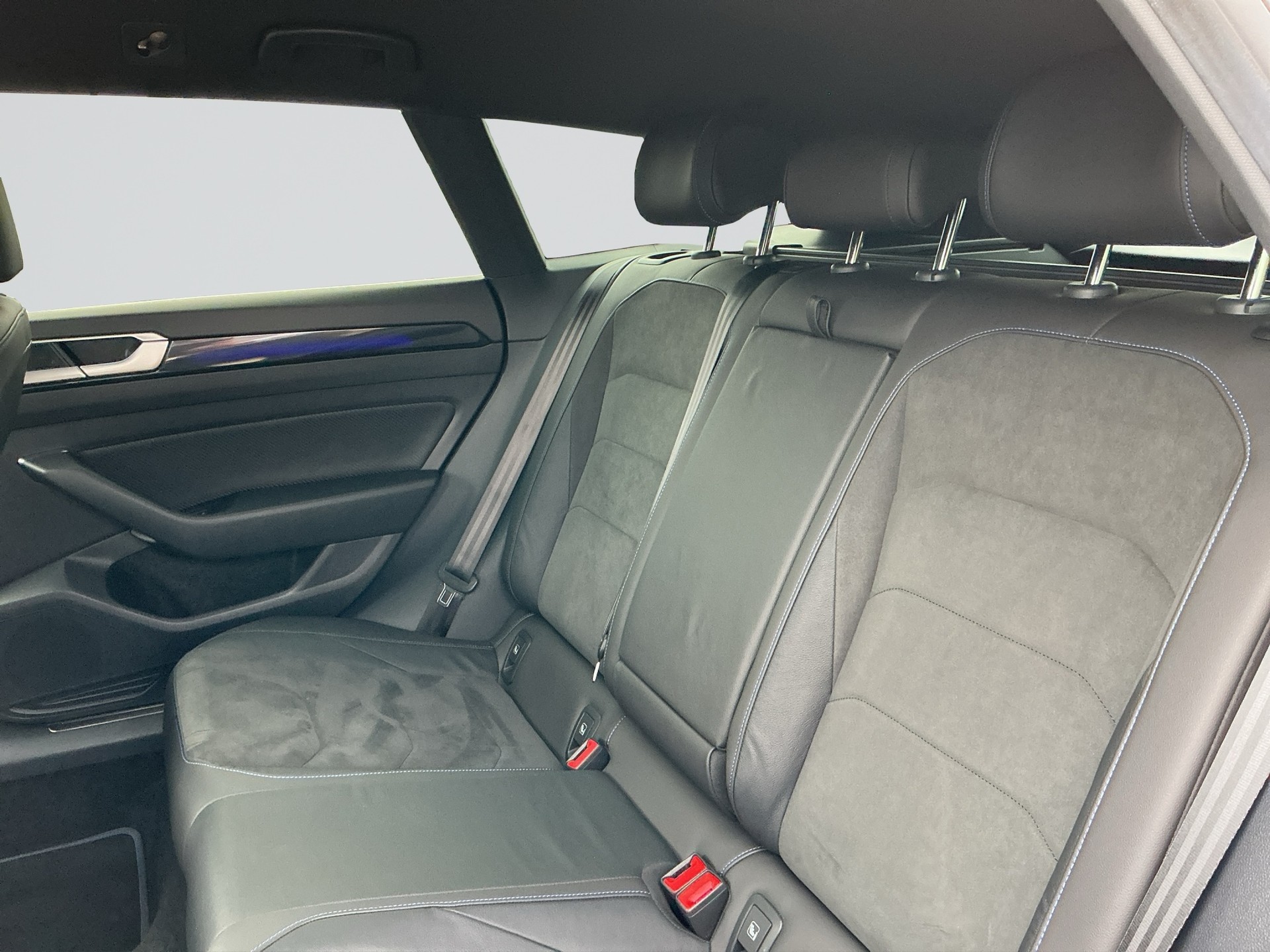 VW Arteon SB 2.0 TSI R 4Motion DSG-image-9