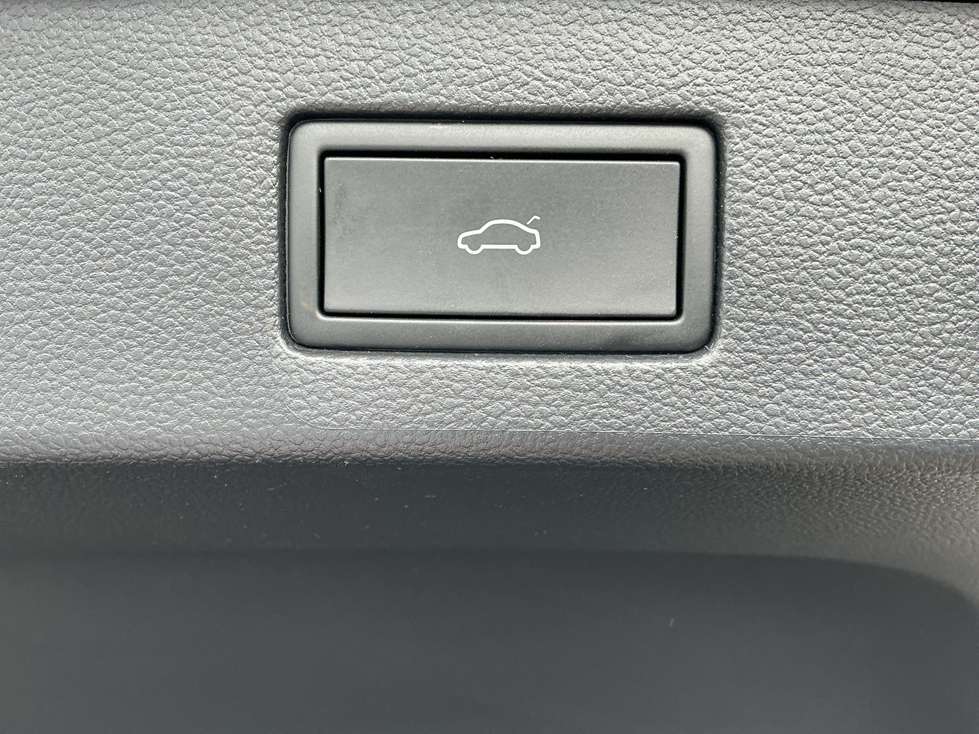 VW Arteon SB 2.0 TSI R 4Motion DSG-image-18
