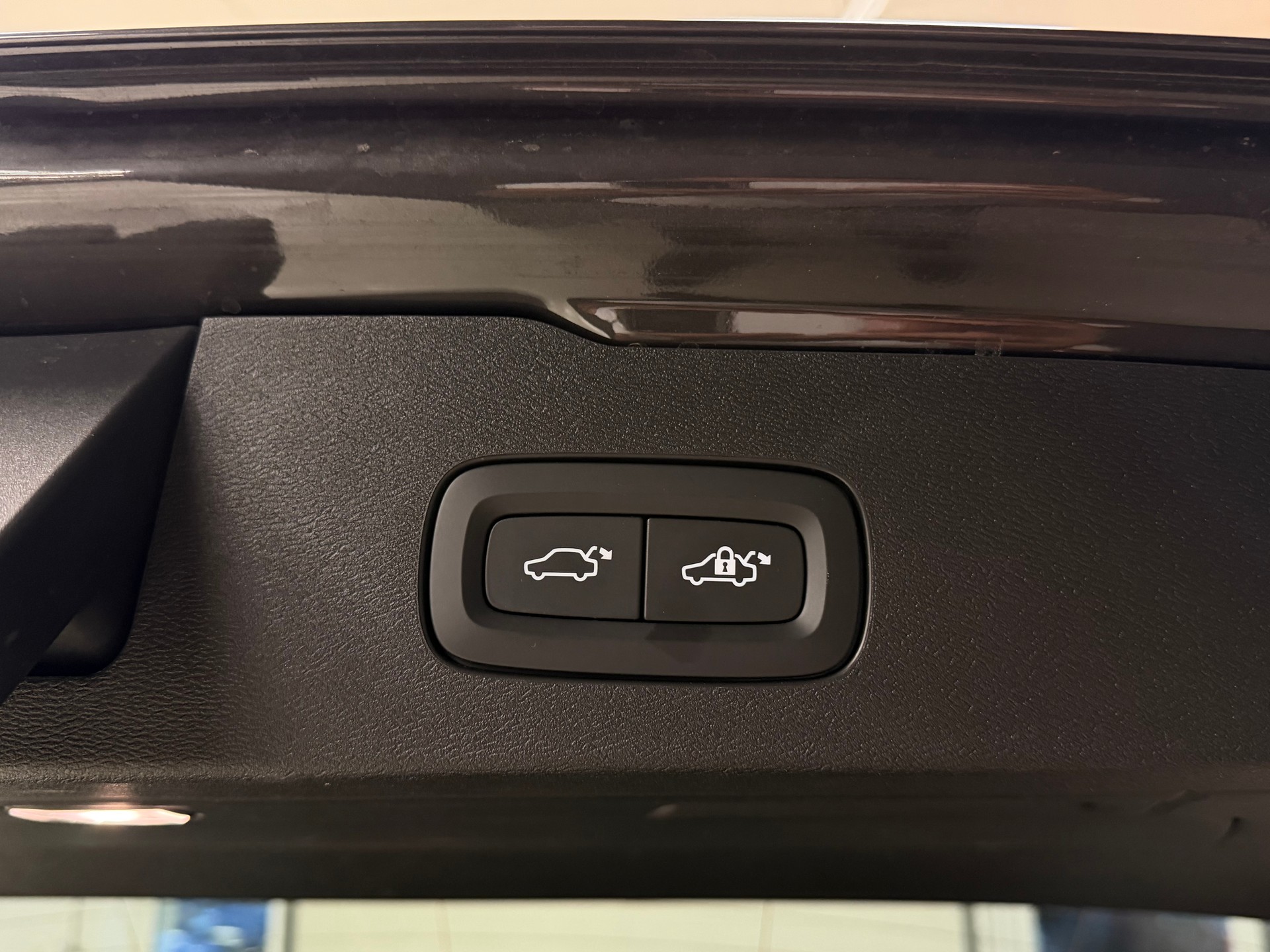 VOLVO V60 B4 Benzin Mild Hybrid Ultra Dark DCT-image-9