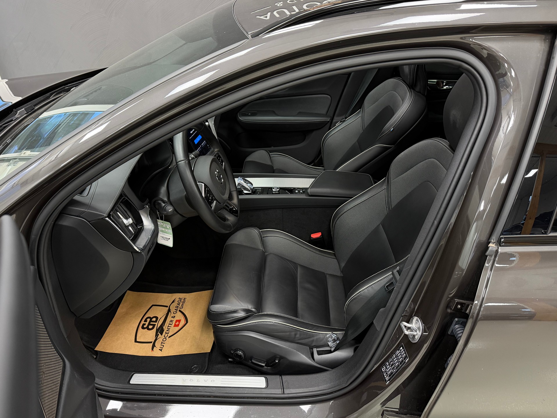VOLVO V60 B4 Benzin Mild Hybrid Ultra Dark DCT-image-12