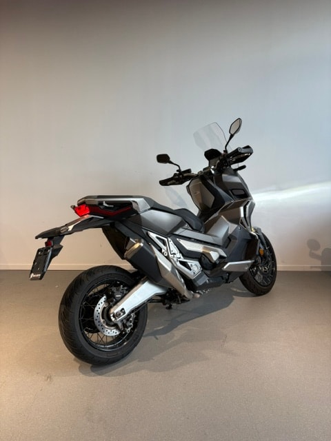 HONDA X-ADV 750 ABS-image-2