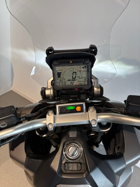 HONDA X-ADV 750 ABS-image-8
