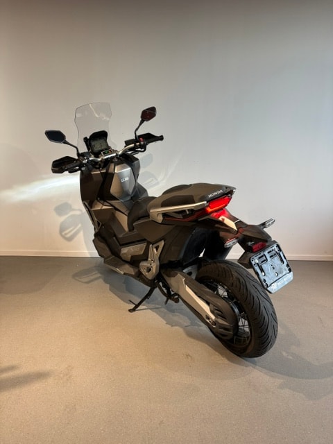 HONDA X-ADV 750 ABS-image-4