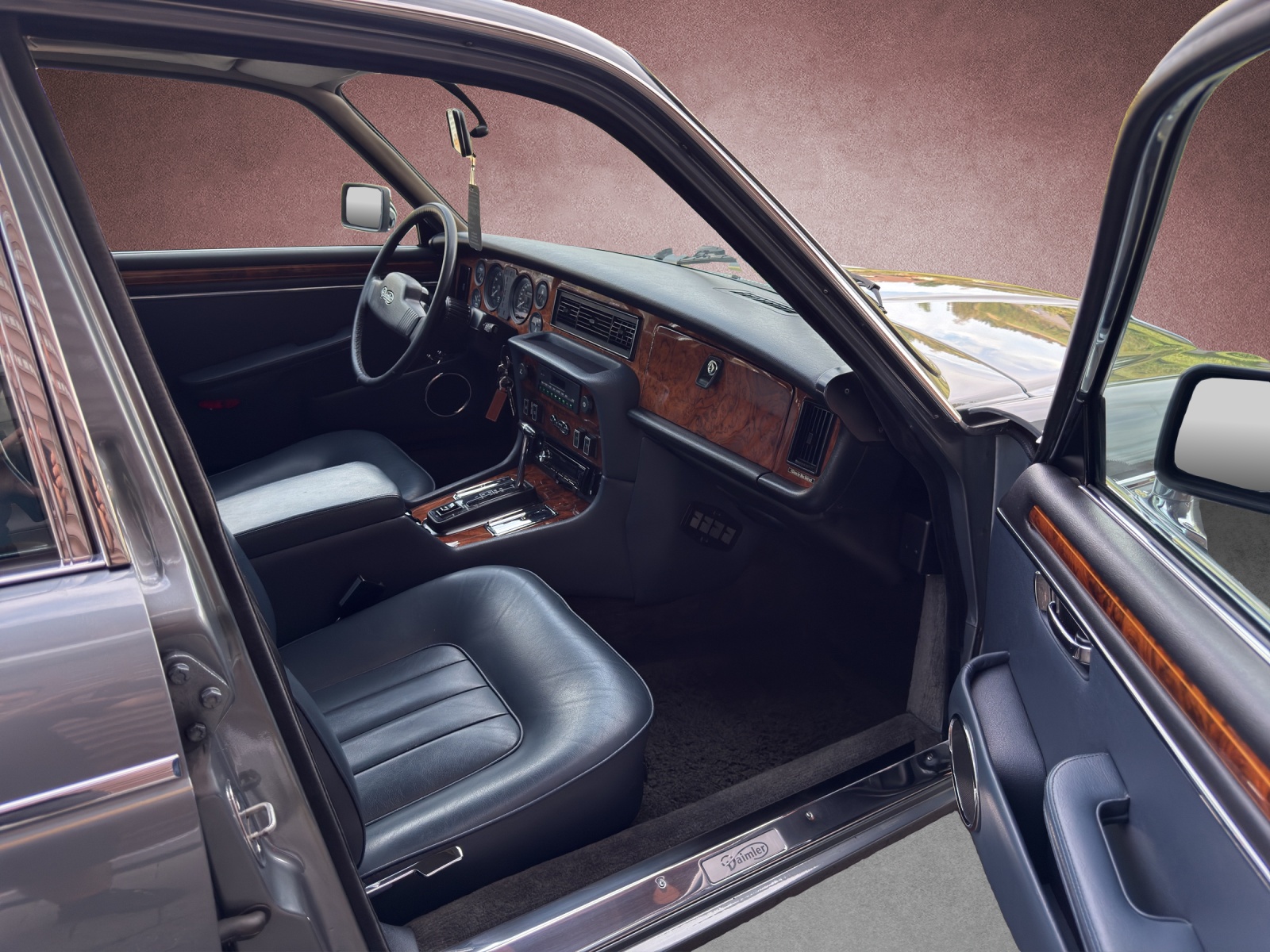 DAIMLER 5.3 Double Six-image-13
