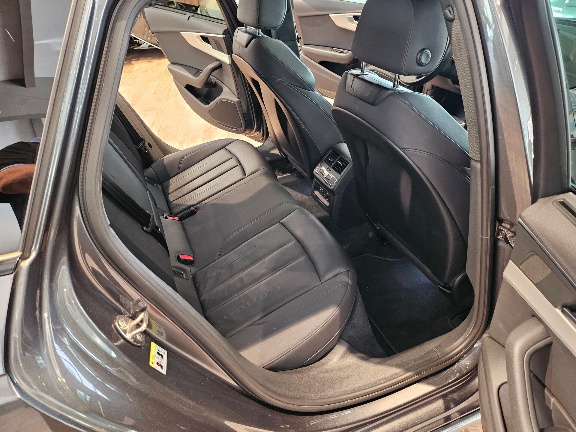 AUDI A4 Avant 50 TDI S line quattro tiptronicđ„AHKđ„8-fachđ„-image-18