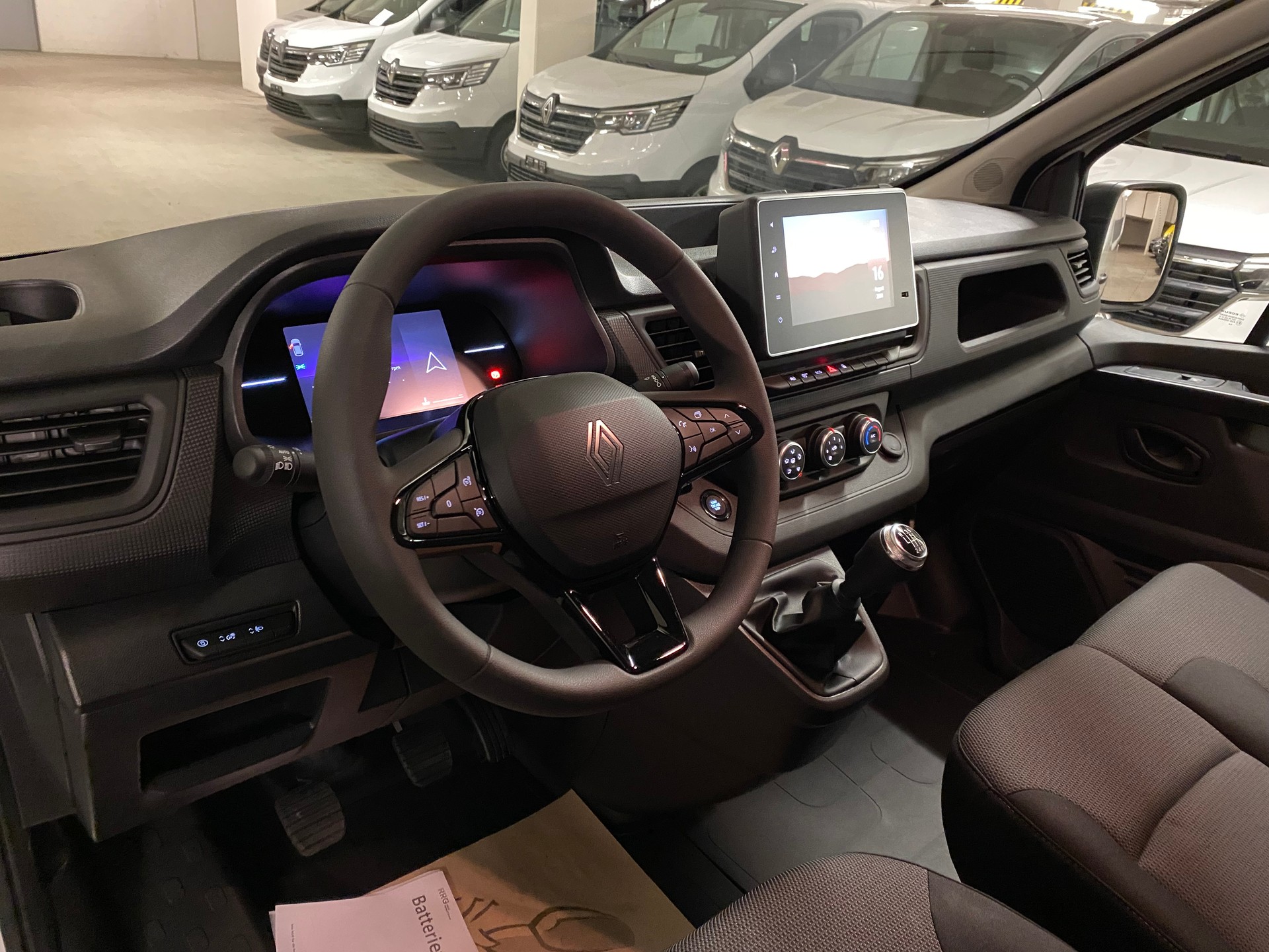 RENAULT Trafic 2.0 Blue dCi110 Advance L1H1 SN-image-8