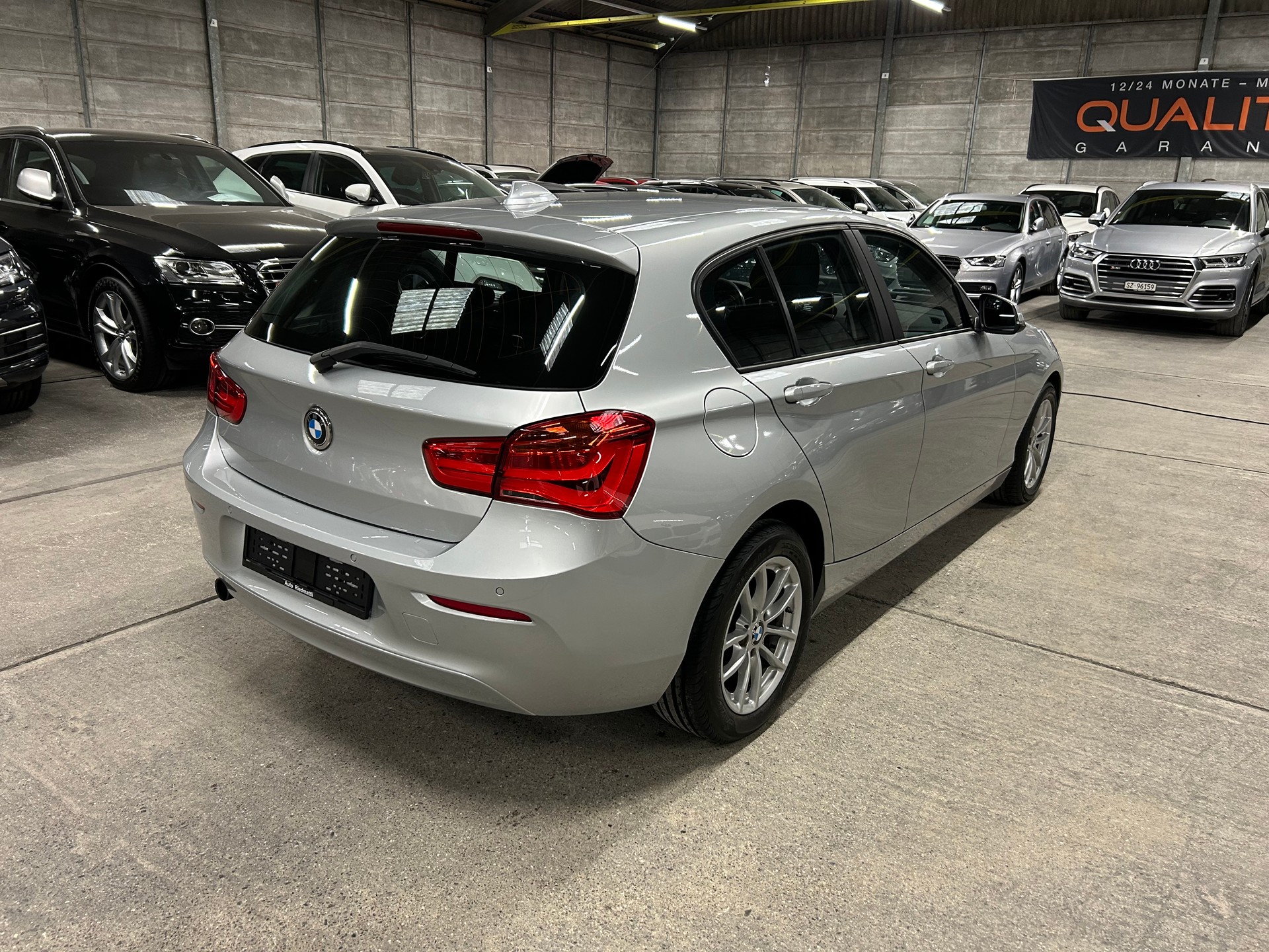 BMW 118i Steptronic-image-4