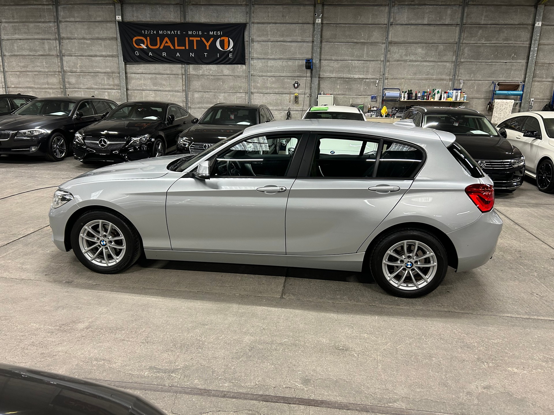 BMW 118i Steptronic-image-7