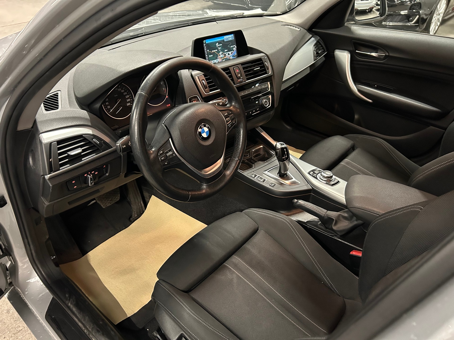 BMW 118i Steptronic-image-13