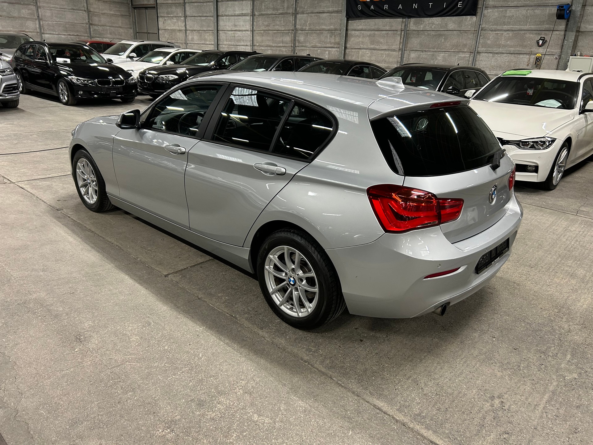 BMW 118i Steptronic-image-6