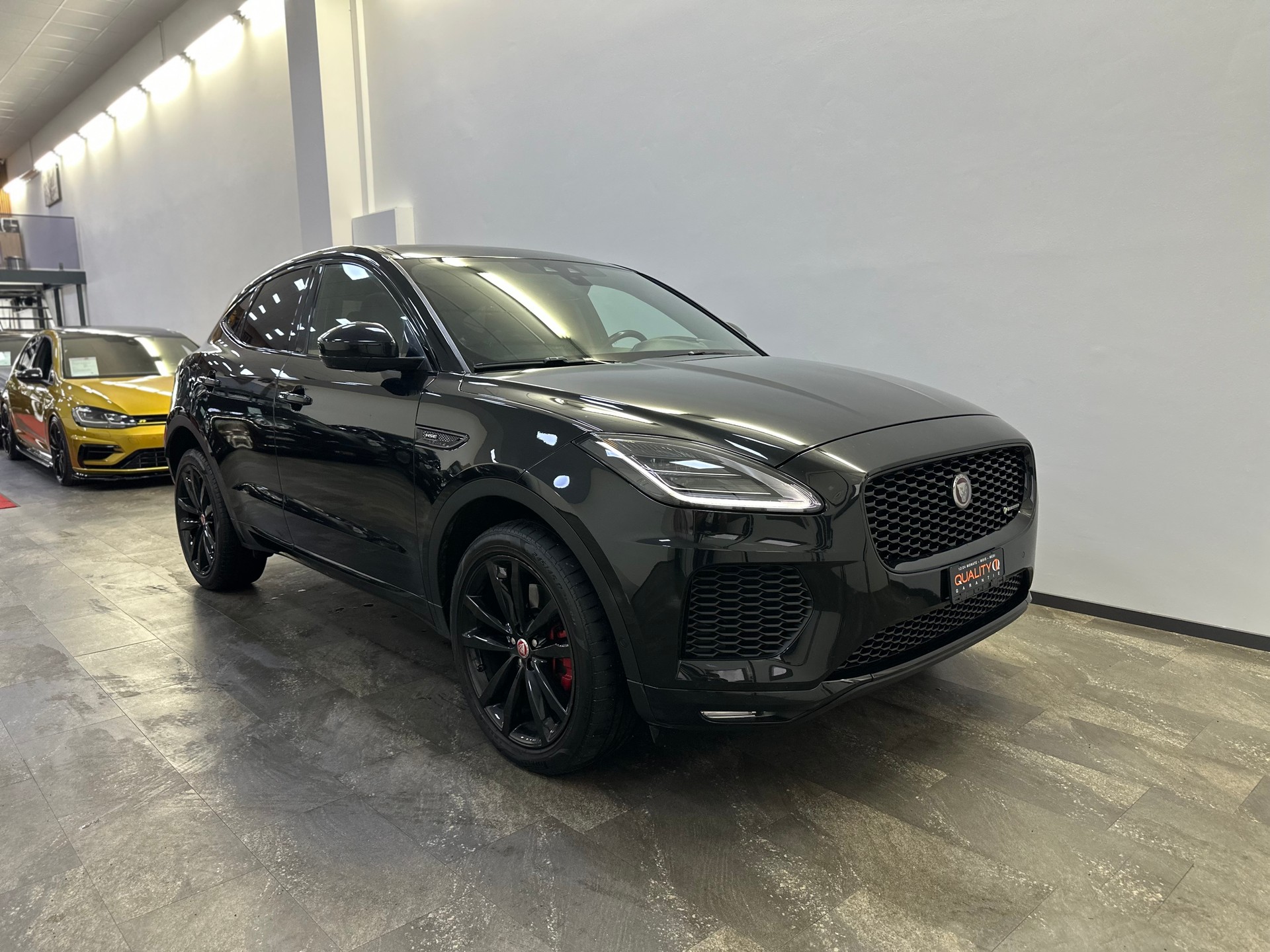 JAGUAR E-Pace 2.0d D240 R-Dynamic HSE AWD Automatik-image-4