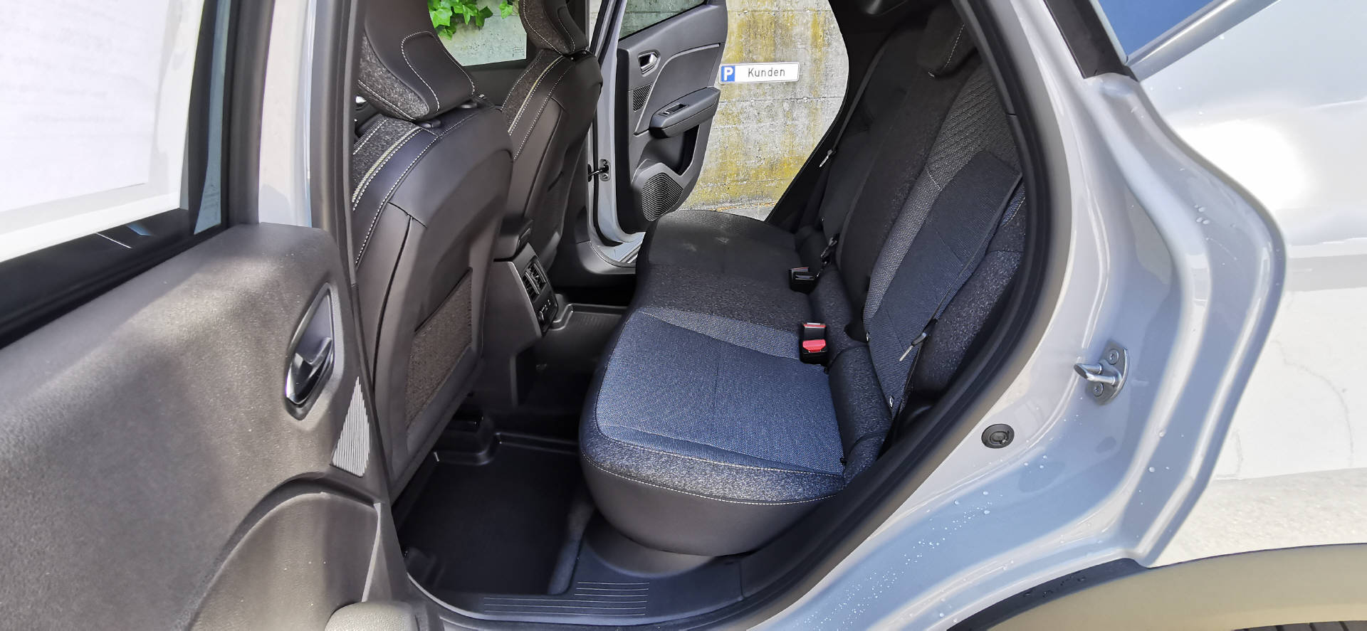 RENAULT Captur 1.6 E-Tech techno-image-13