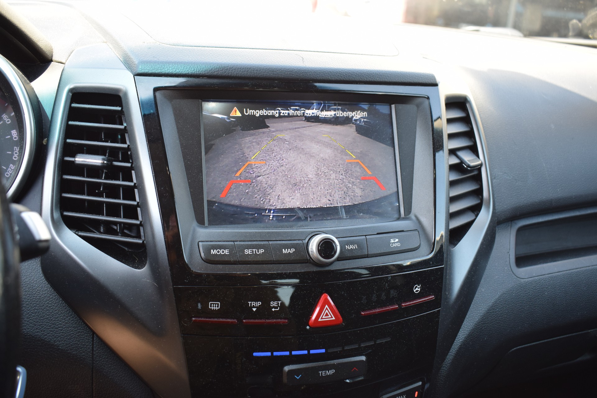 KGM-SsangYong XLV 1.6 eXDi Crystal 4WD Automatic-image-8