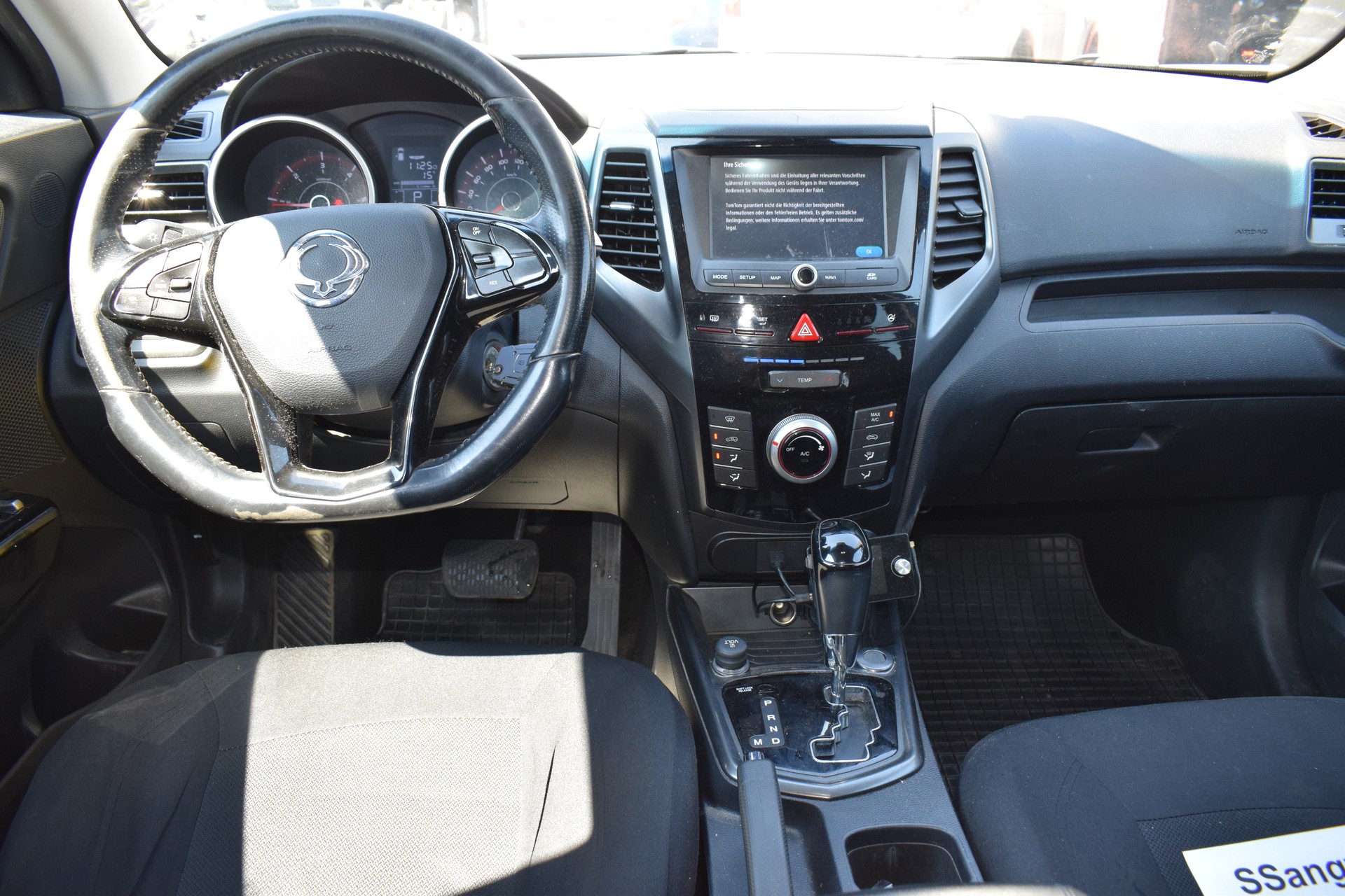 KGM-SsangYong XLV 1.6 eXDi Crystal 4WD Automatic-image-4