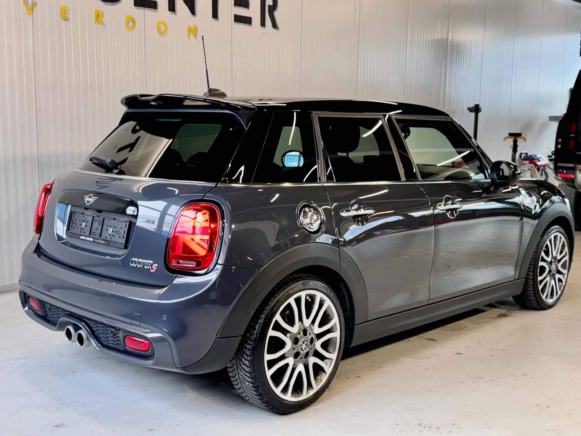 MINI Cooper S Steptronic DKG-showroom-element-2