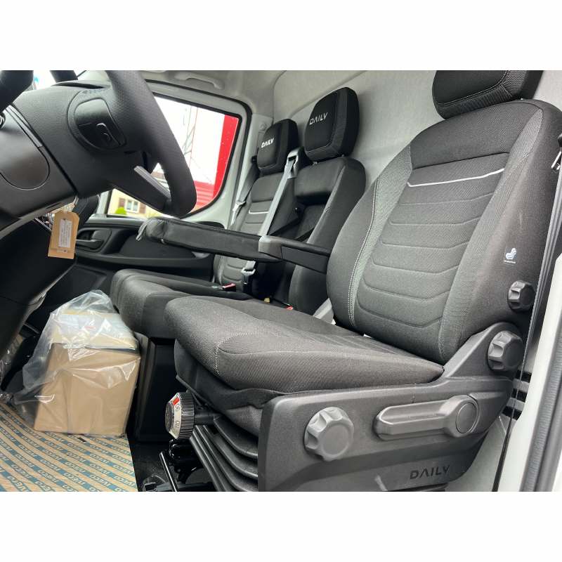 IVECO Daily 35 S 18HA8 K.-Ch. 3750 3.0 HPI 180 Hager Möbelkoffer mit Hebebühne-image-12