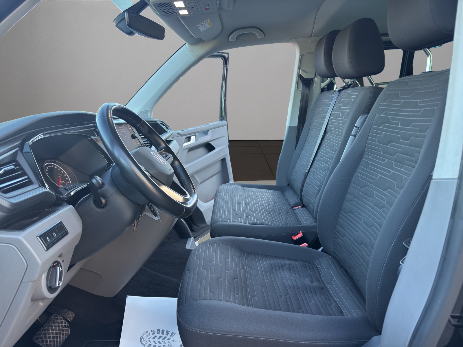 VW T6.1 2.0 TDI 4Motion DSG-image-8