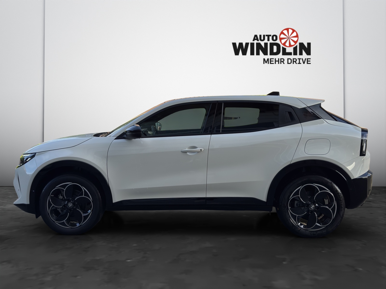 ALFA ROMEO Junior 1.2 Ibrida Q4 SKY-showroom-element-2