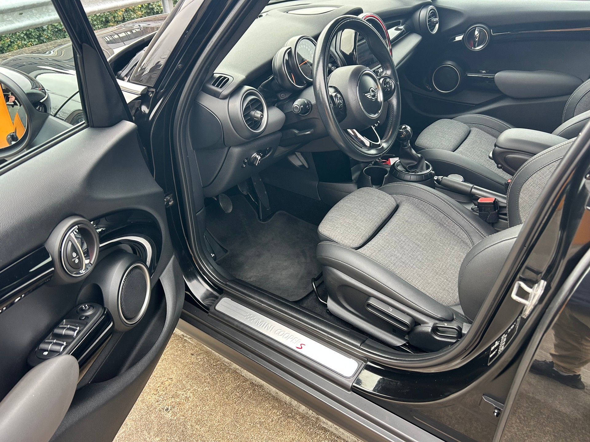 MINI Cooper S-image-10