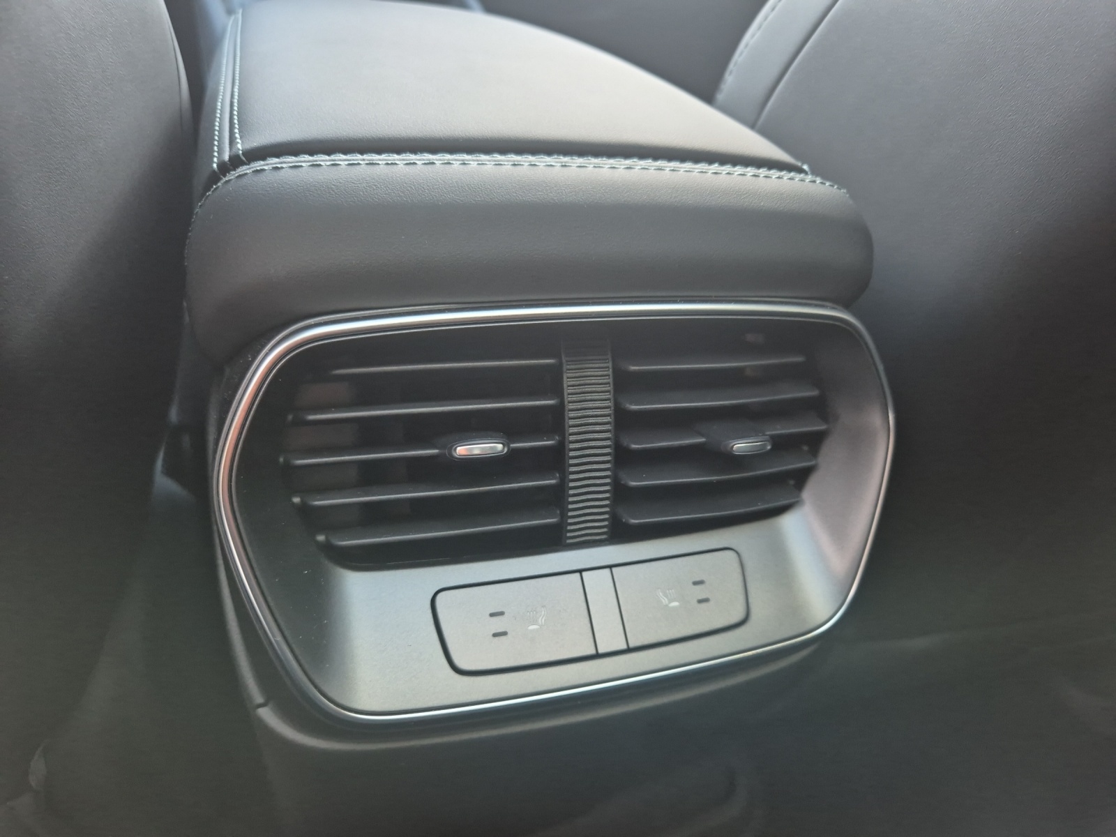 BYD Sealion 7 91,3 kWh Excellence AWD-image-30