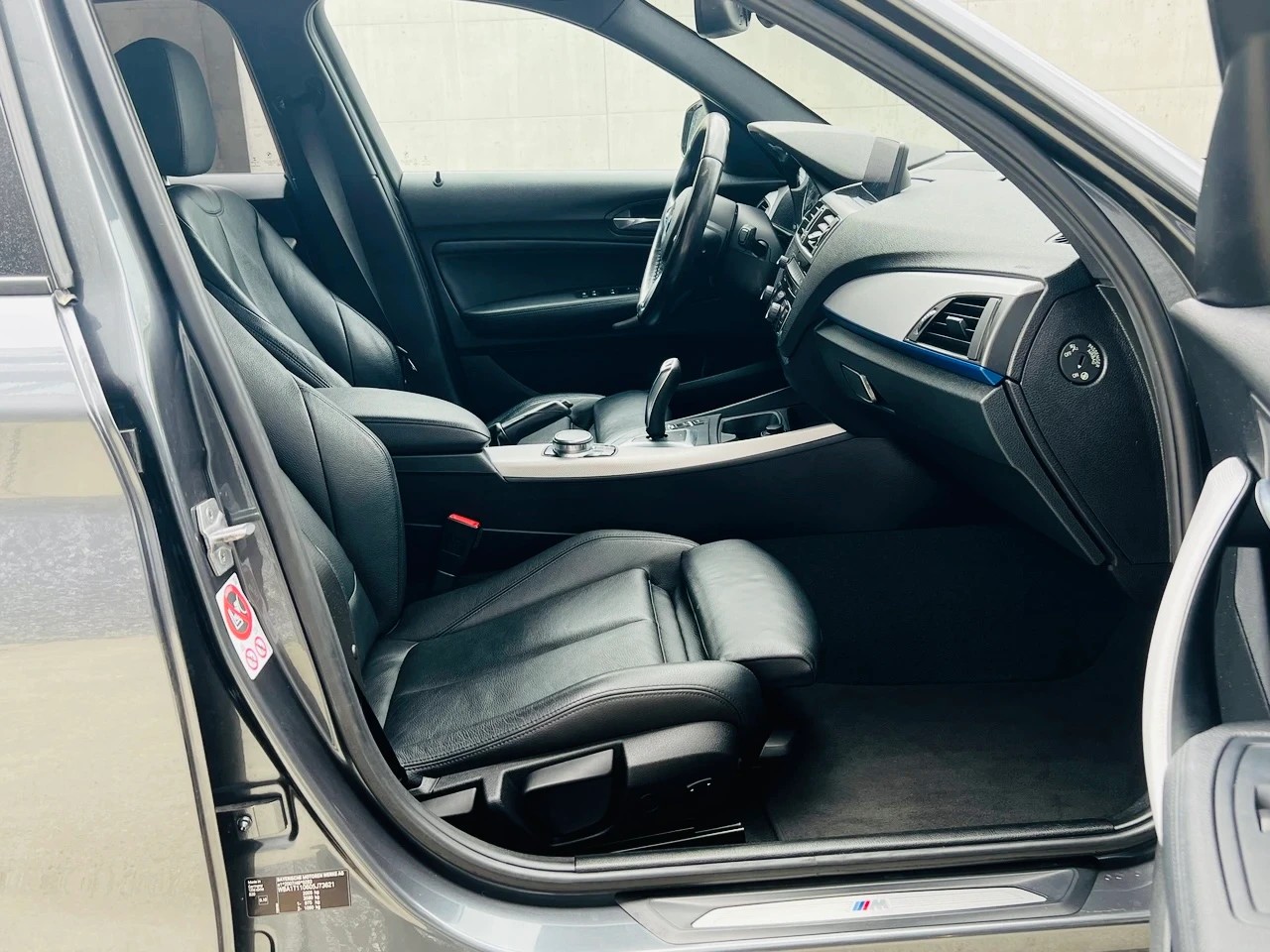 BMW 120d xDrive M Sport Steptronic-image-7