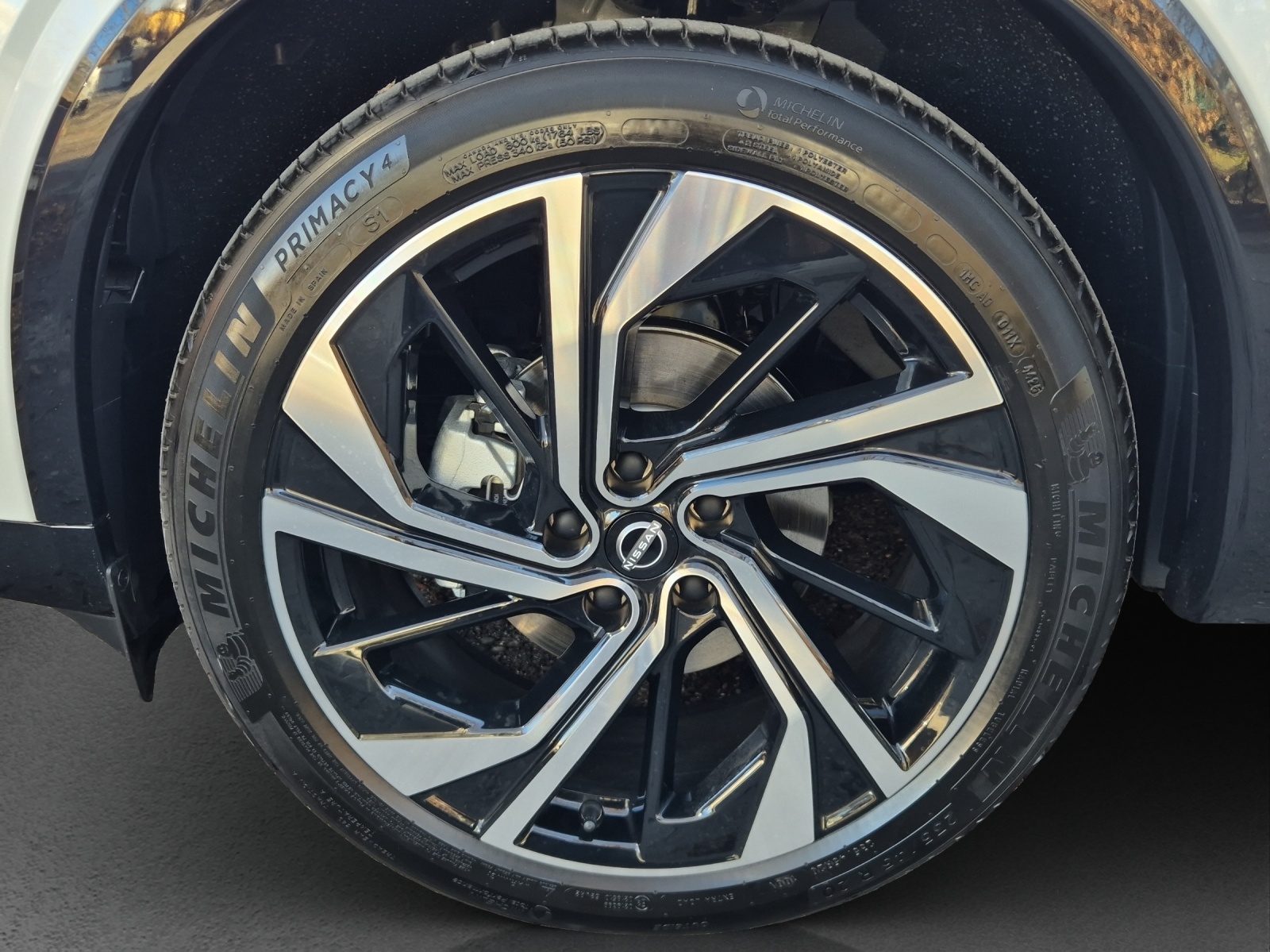NISSAN Qashqai 1.3 DIG-T Tekna+ 4x4-image-15