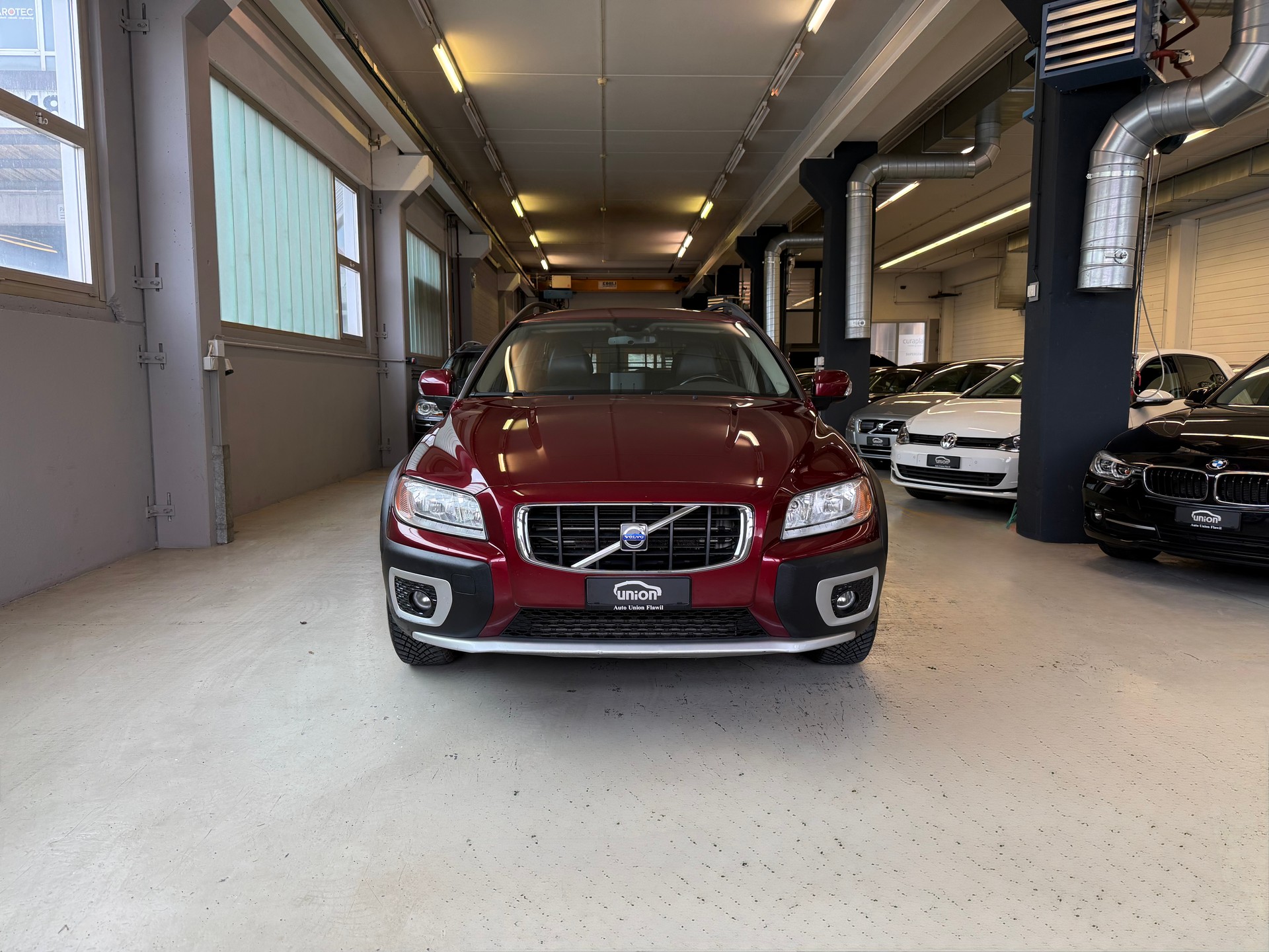 VOLVO XC70 D5 AWD Momentum Geartronic-image-2