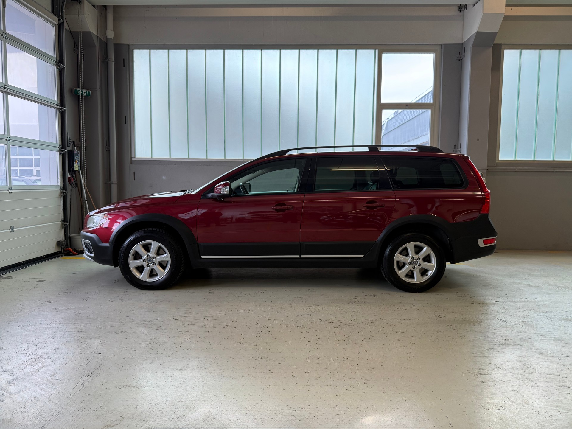 VOLVO XC70 D5 AWD Momentum Geartronic-image-4