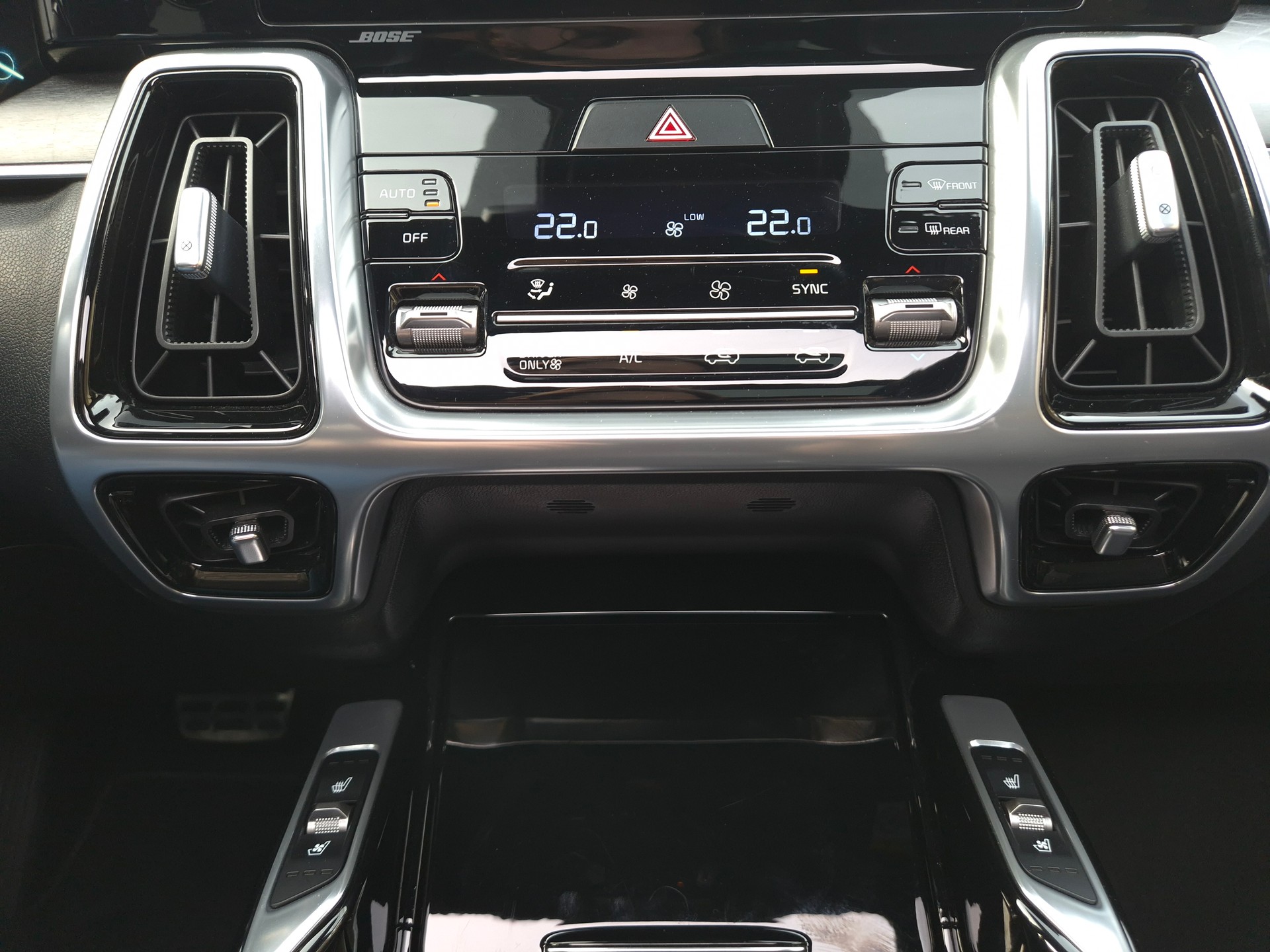KIA Sorento 1.6 T-GDi HEV Style-image-24