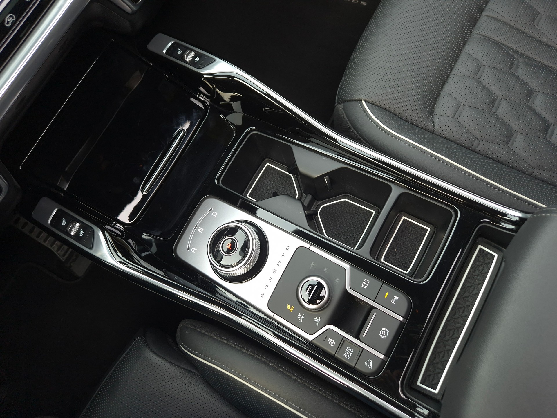 KIA Sorento 1.6 T-GDi HEV Style-image-25