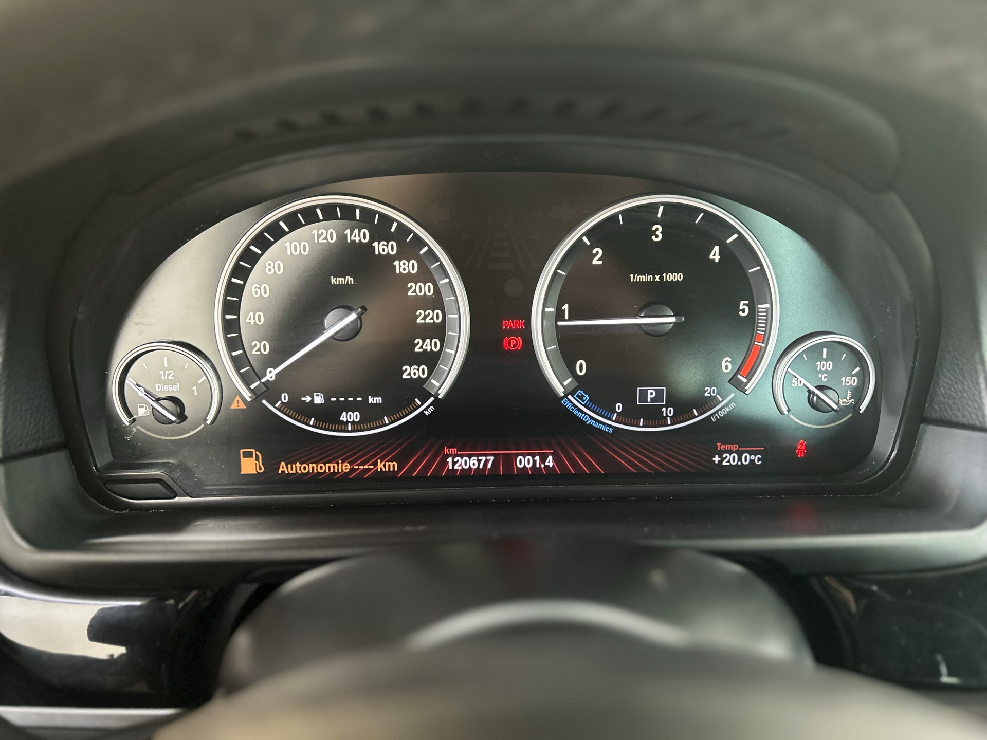 BMW 525d xDrive Touring Steptronic-image-24