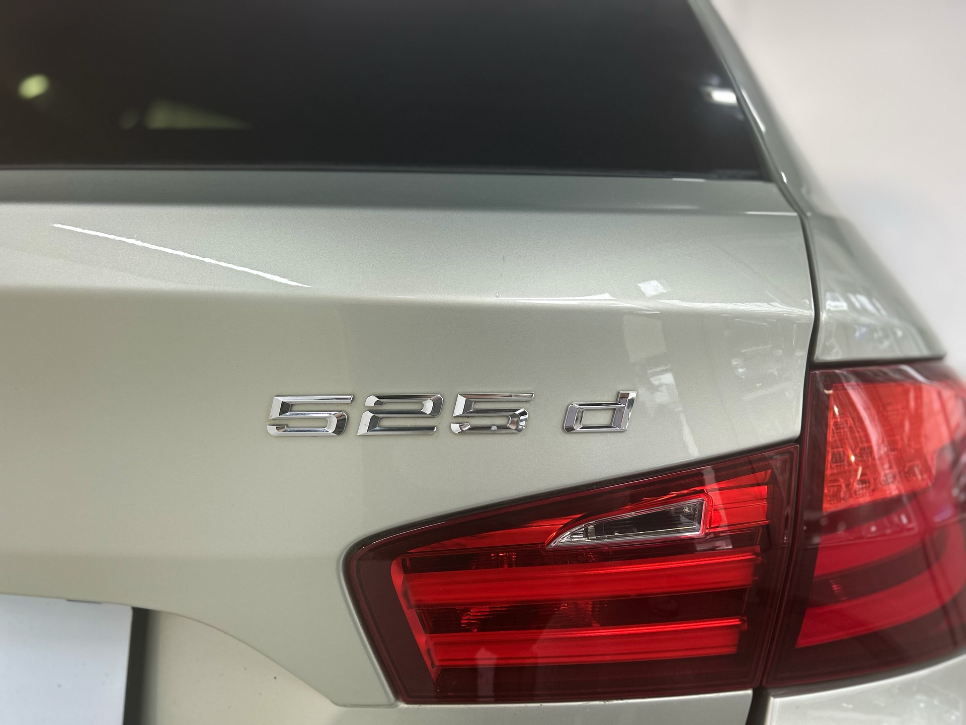 BMW 525d xDrive Touring Steptronic-image-11