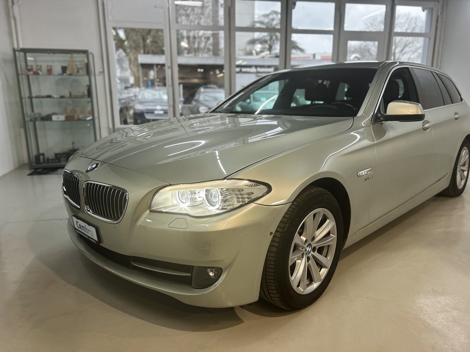 BMW 525d xDrive Touring Steptronic-image-4