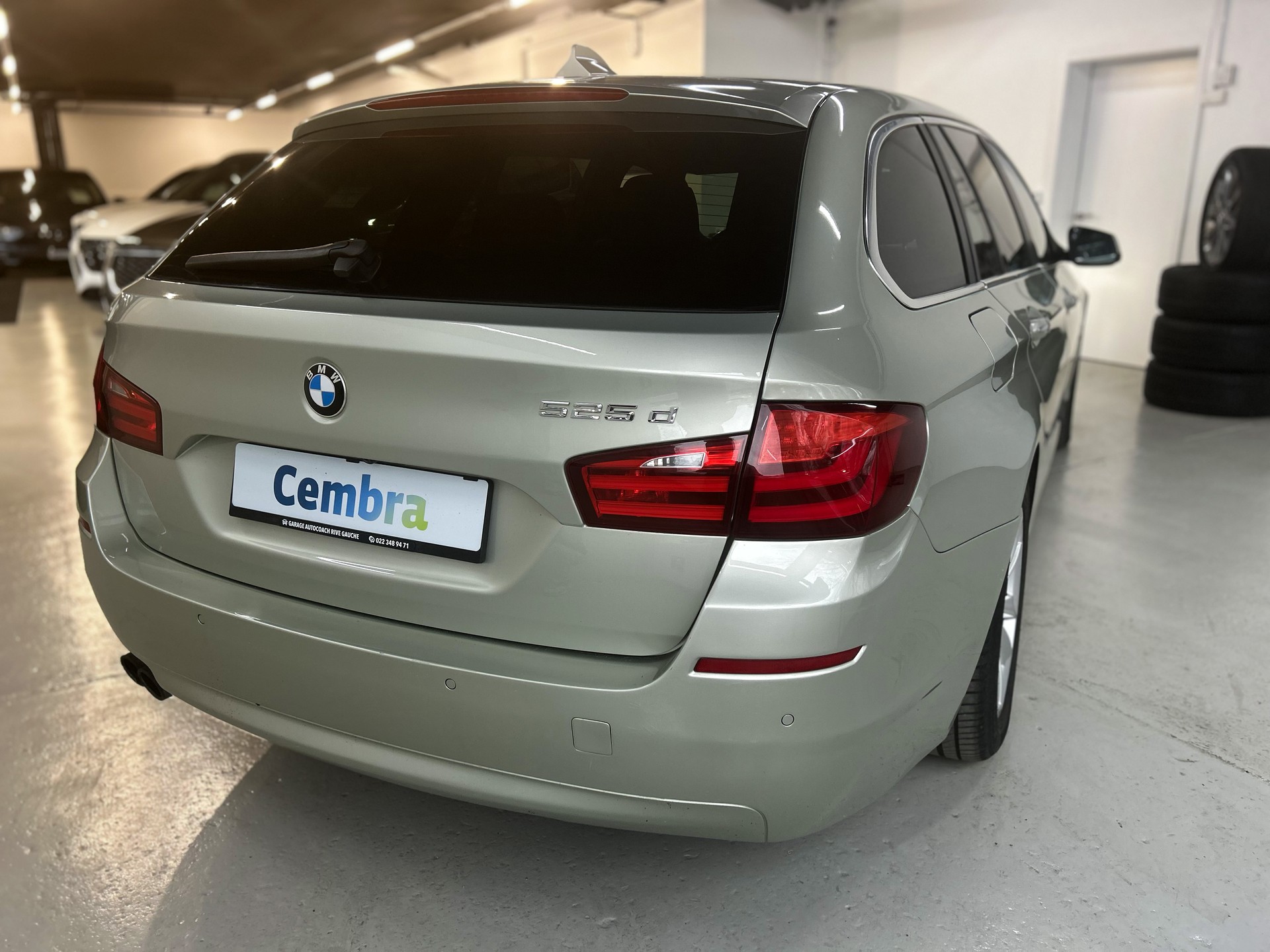 BMW 525d xDrive Touring Steptronic-image-10
