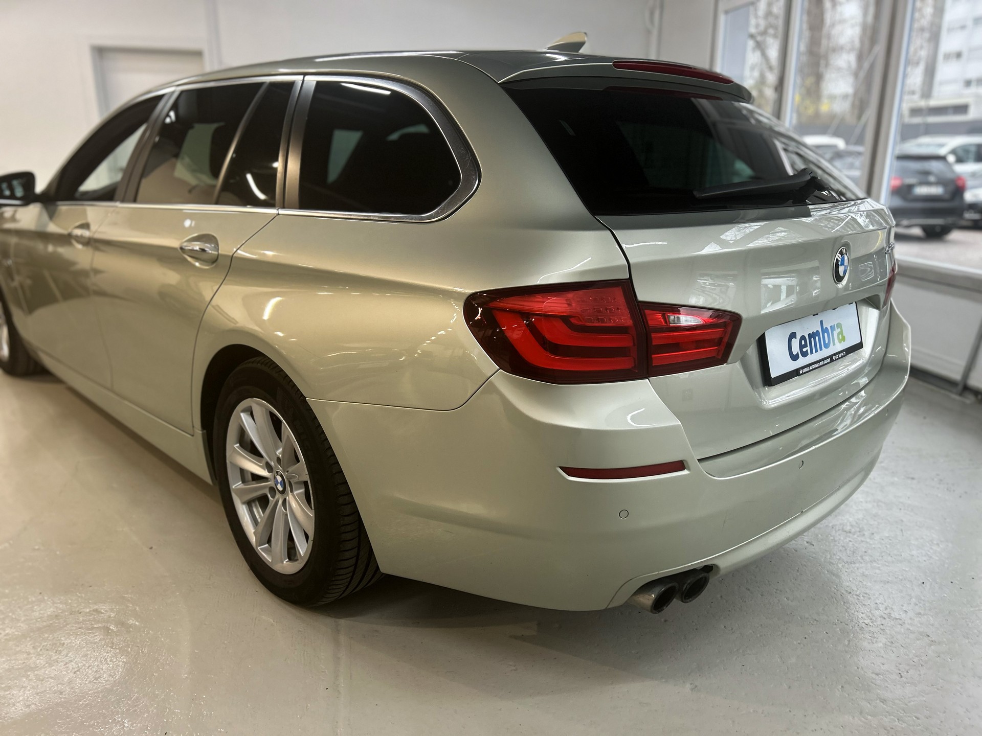 BMW 525d xDrive Touring Steptronic-image-6