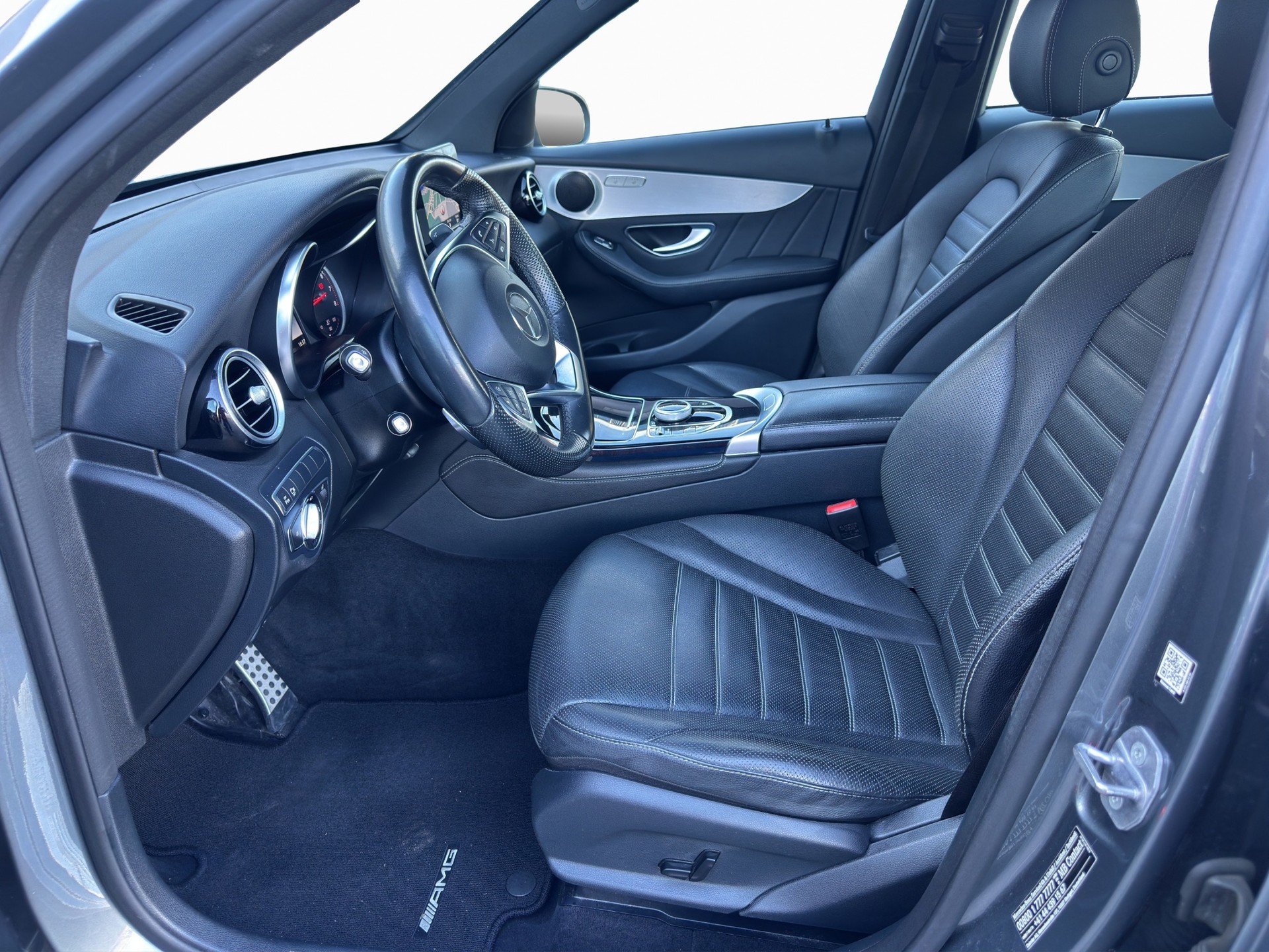 MERCEDES-BENZ GLC 250 AMG Line 4Matic 9G-Tronic-image-10