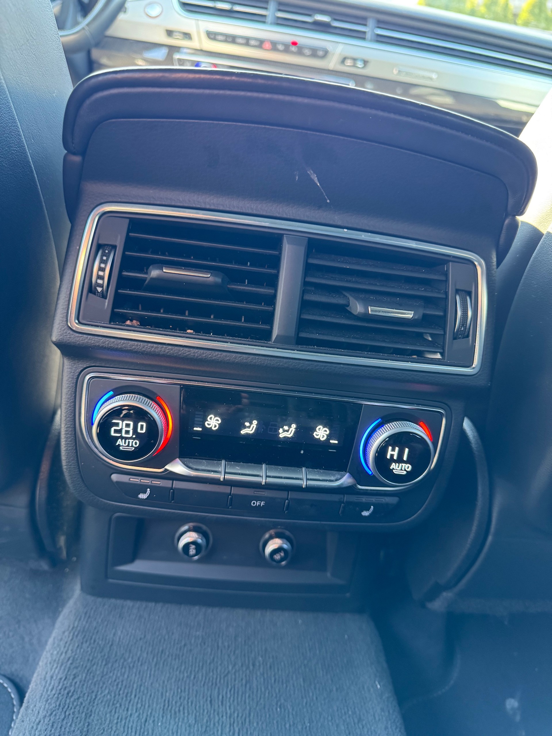 AUDI SQ7 4.0 TDI quattro tiptronic-image-22