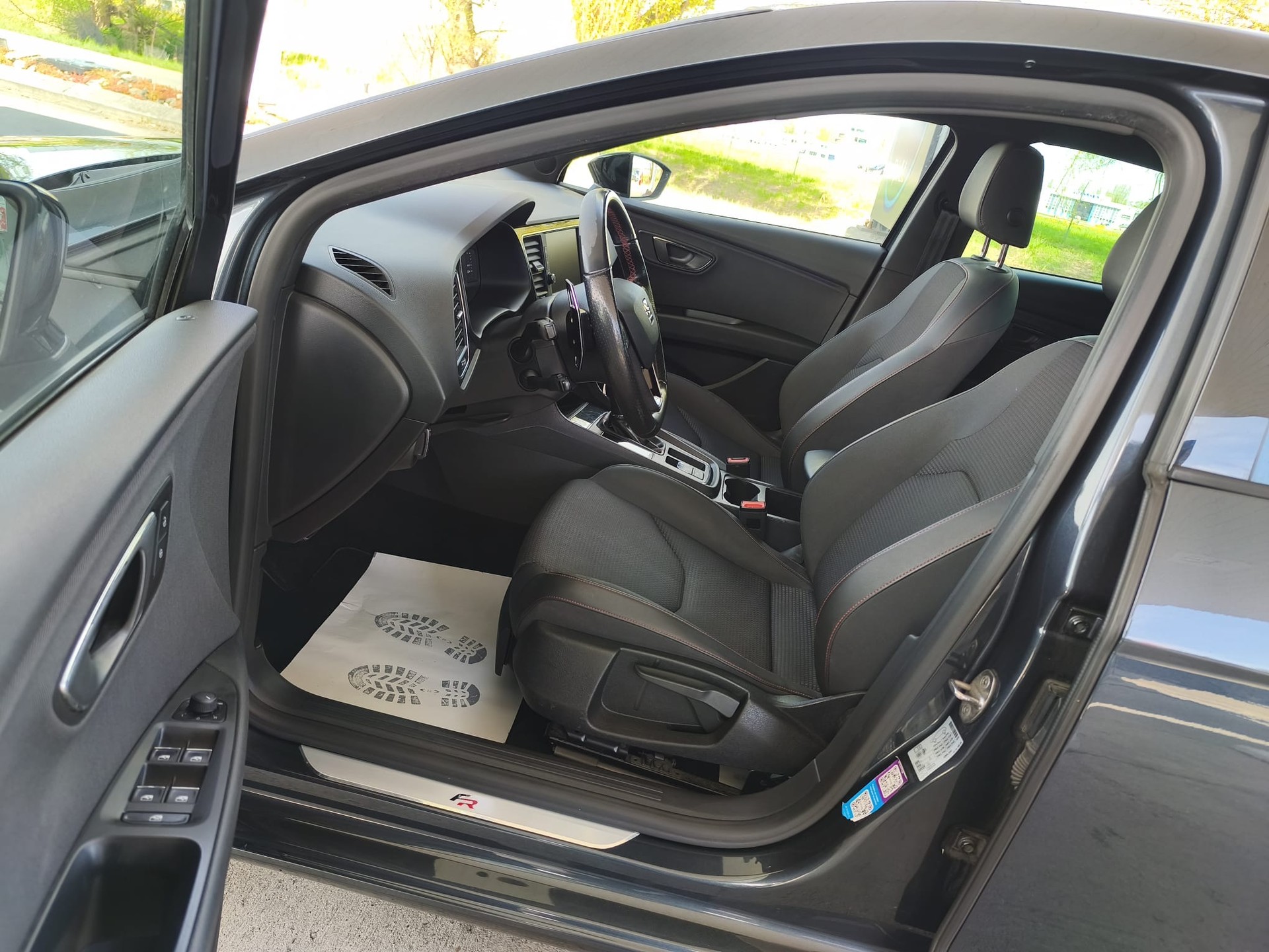SEAT Leon 2.0 TSI FR DSG-image-13