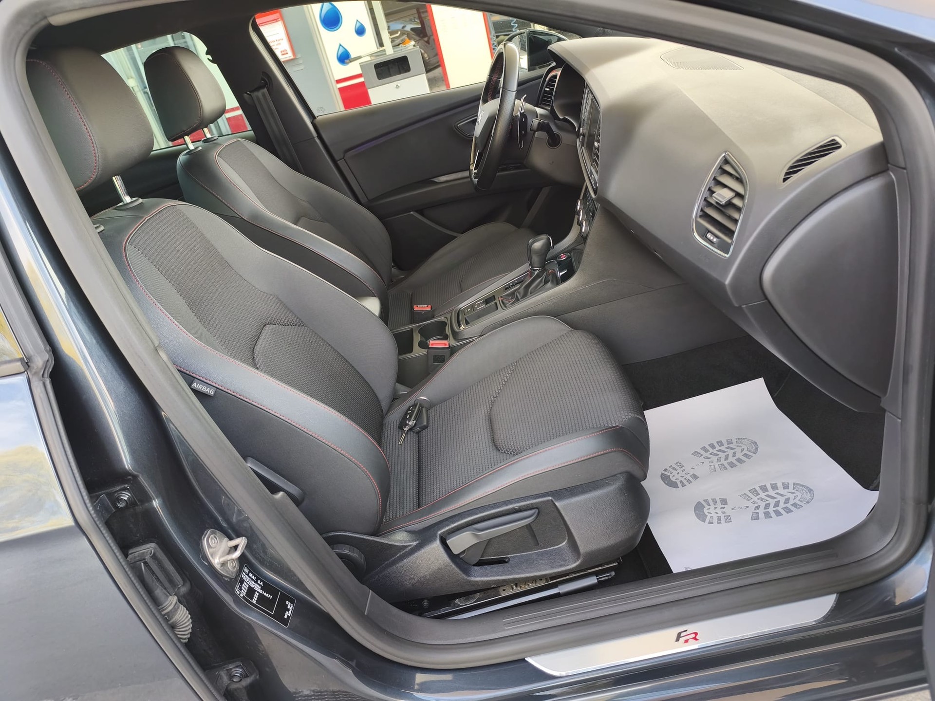 SEAT Leon 2.0 TSI FR DSG-image-15