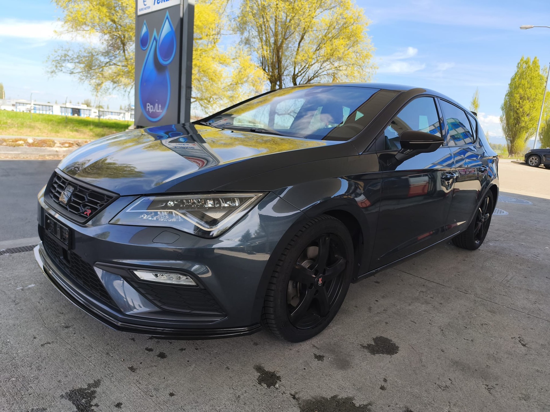 SEAT Leon 2.0 TSI FR DSG-image-1
