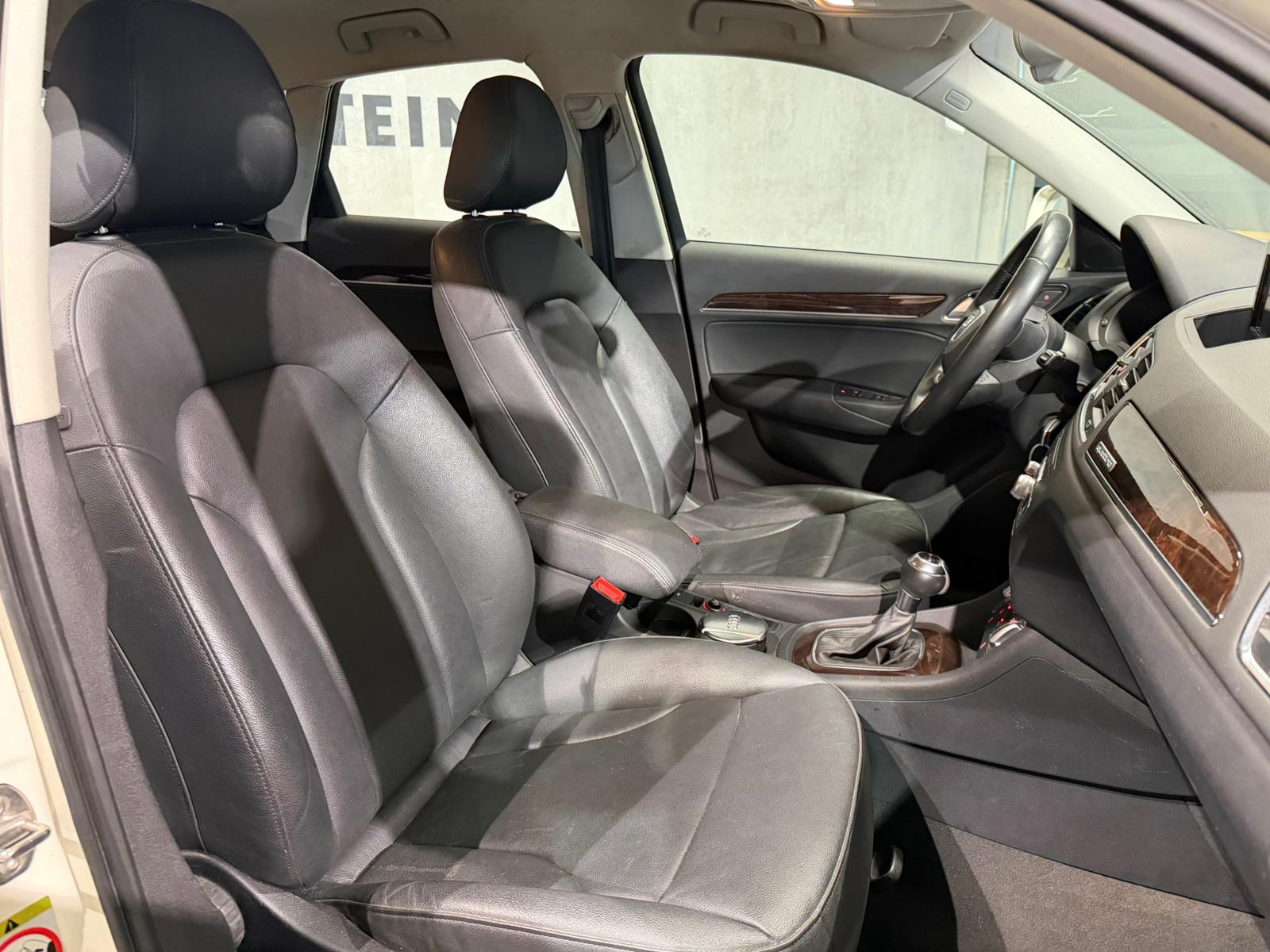 AUDI Q3 2.0 TFSI quattro S-tronic-image-18