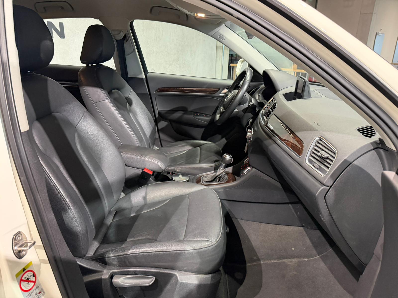 AUDI Q3 2.0 TFSI quattro S-tronic-image-14